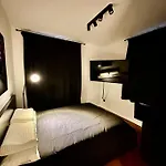 Cosy In Apartment *
