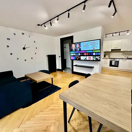 Cosy In Apartment *